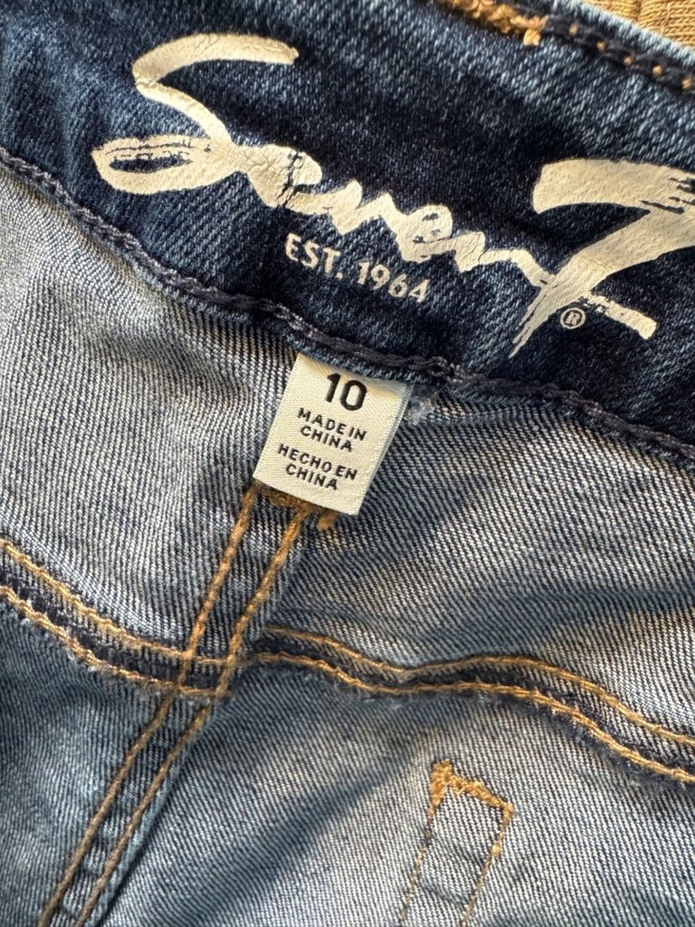 Seven 7 Weekend Short Size 10 Cuffed Denim Short 5” inseam NWT Medium Wash - Picture 7 of 14